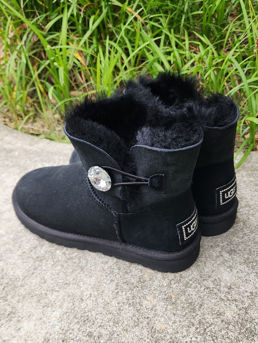 UGG MINI BAILEY BUTTON BLING BLACK SWAROVSKI CRYSTAL BOOT US 8/ EU 39
